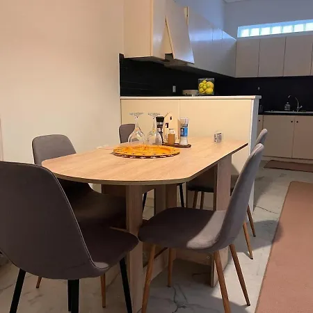 Eleven - Spacious In The Centre Of The